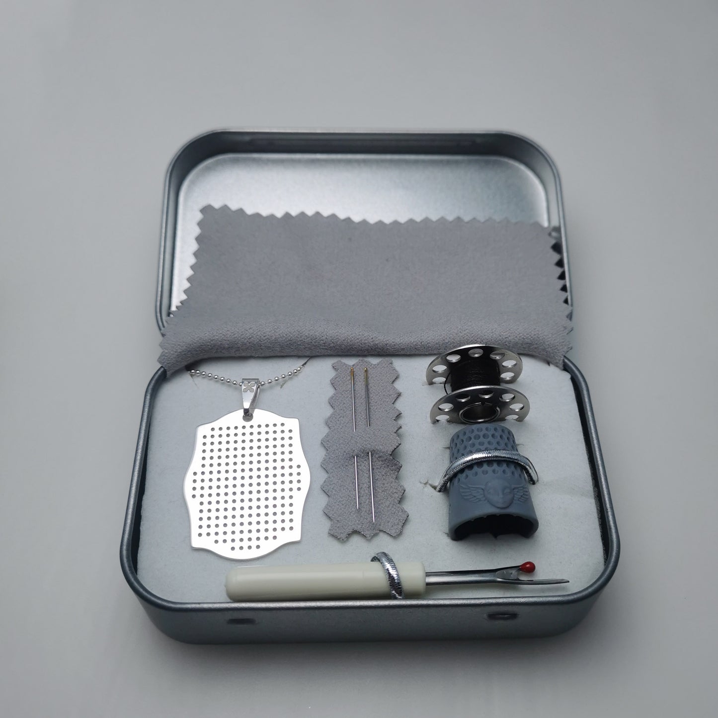 Sarcire Rectangulum – Customizable Cross-Stitch Silver Necklace