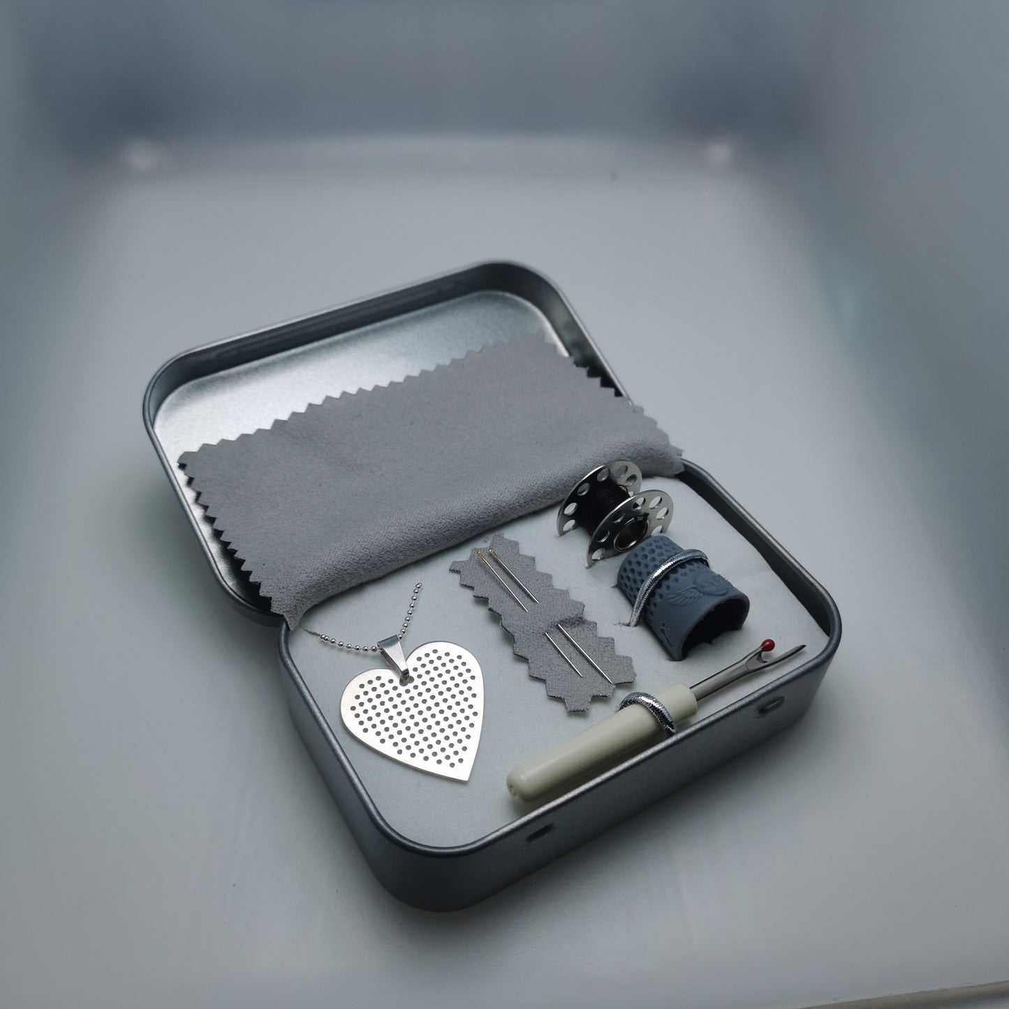 Sarcire Cor– Customizable Cross-Stitch Silver Heart Necklace