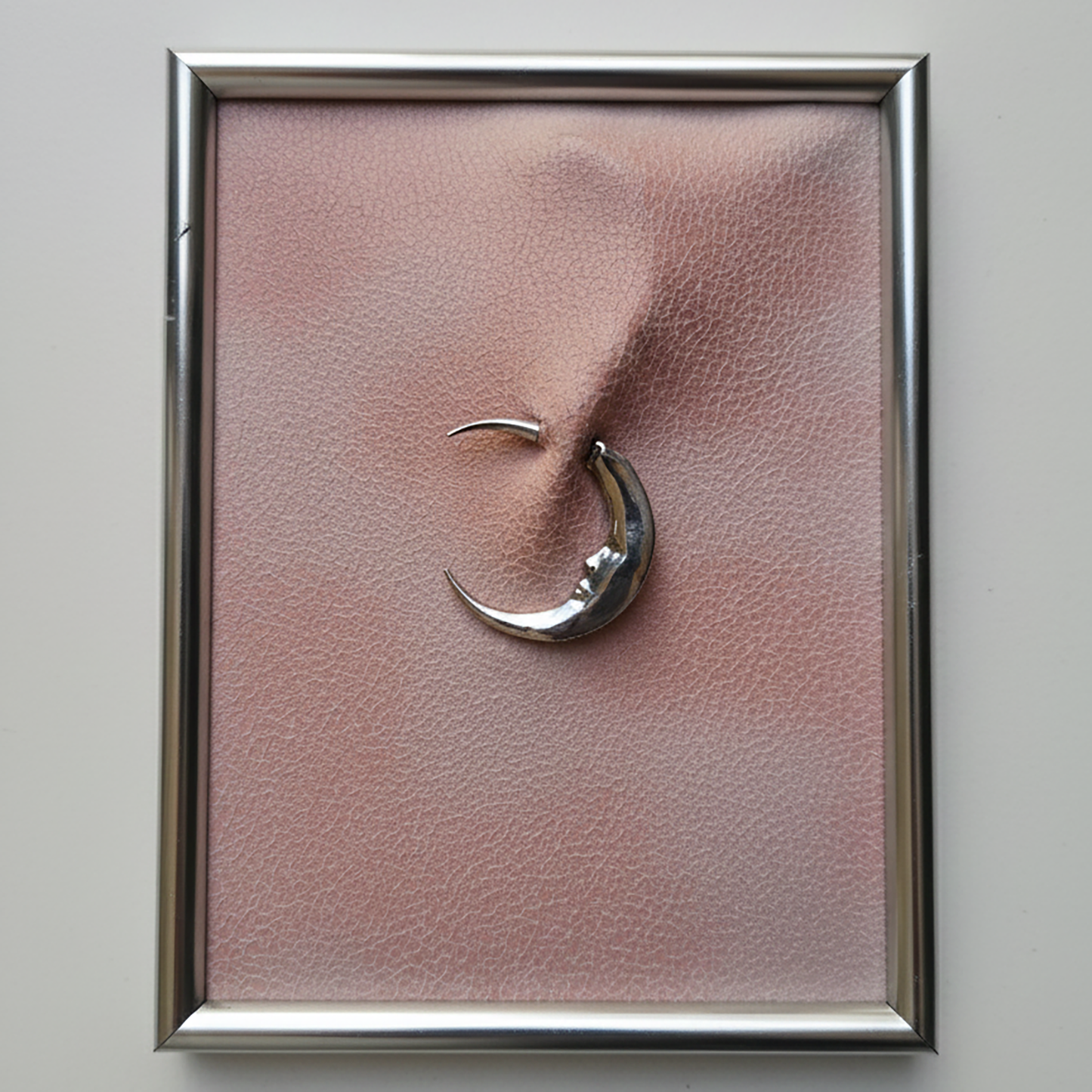 Lunática – Crescent Moon Earring