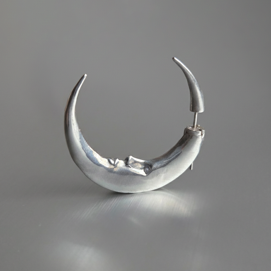 Lunática – Crescent Moon Earring