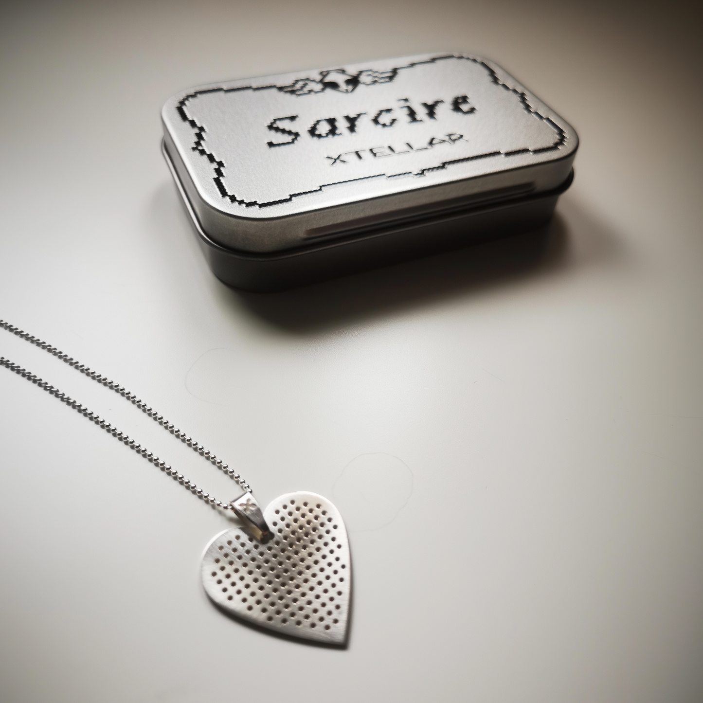 Sarcire Cor– Customizable Cross-Stitch Silver Heart Necklace
