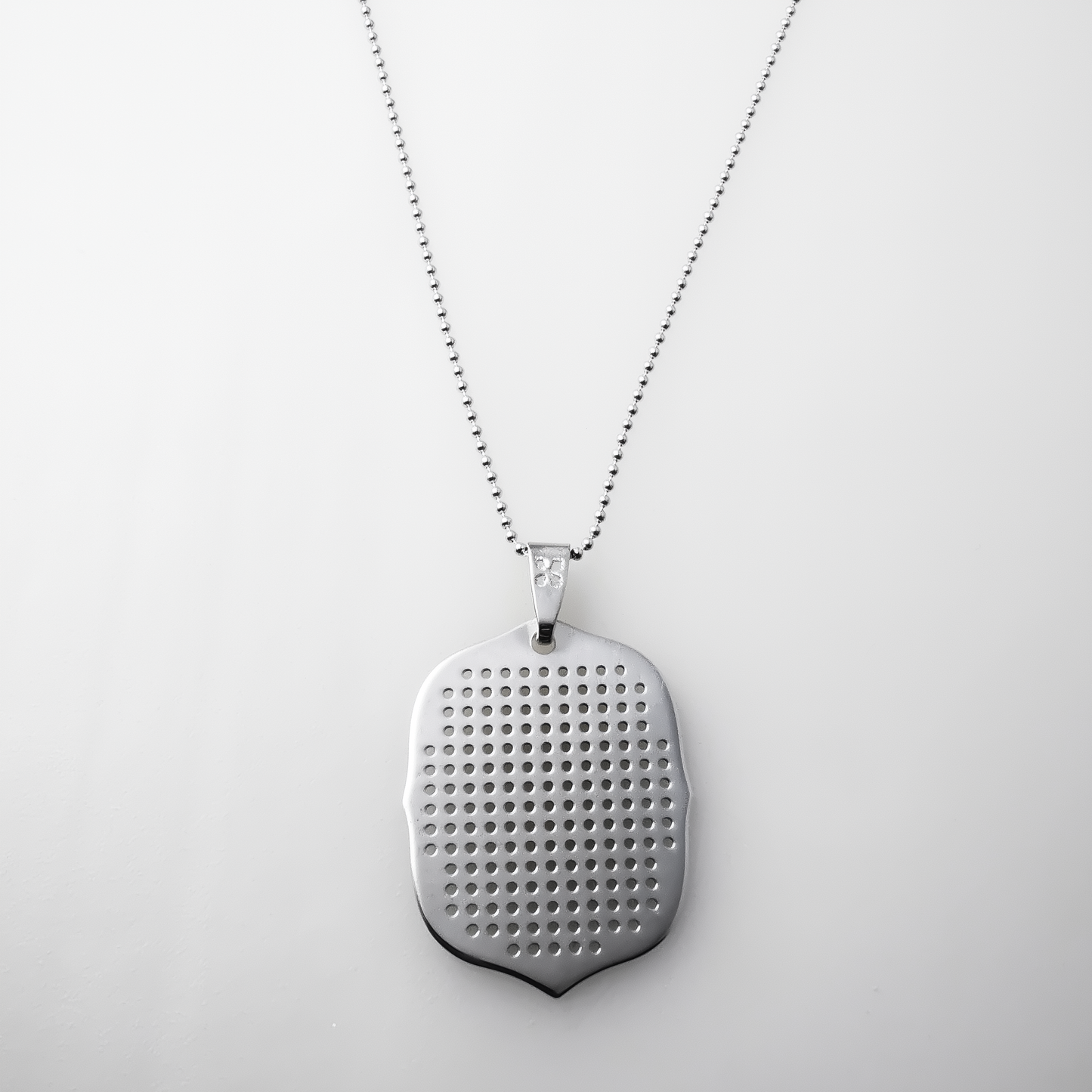 Sarcire Ovalis– Customizable Cross-Stitch Silver Necklace